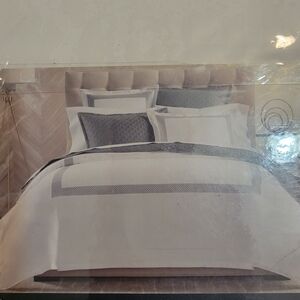 Hudson Park 500TC Sateen Duvet Cover Twin Pima Cotton White Silver Embroidered